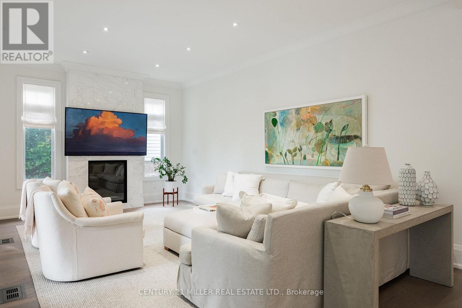 2458 MEADOWOOD CRESCENT - 19
