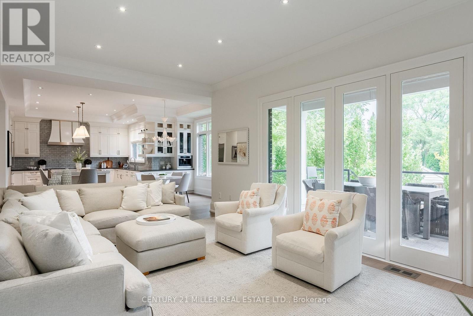 2458 MEADOWOOD CRESCENT - 20