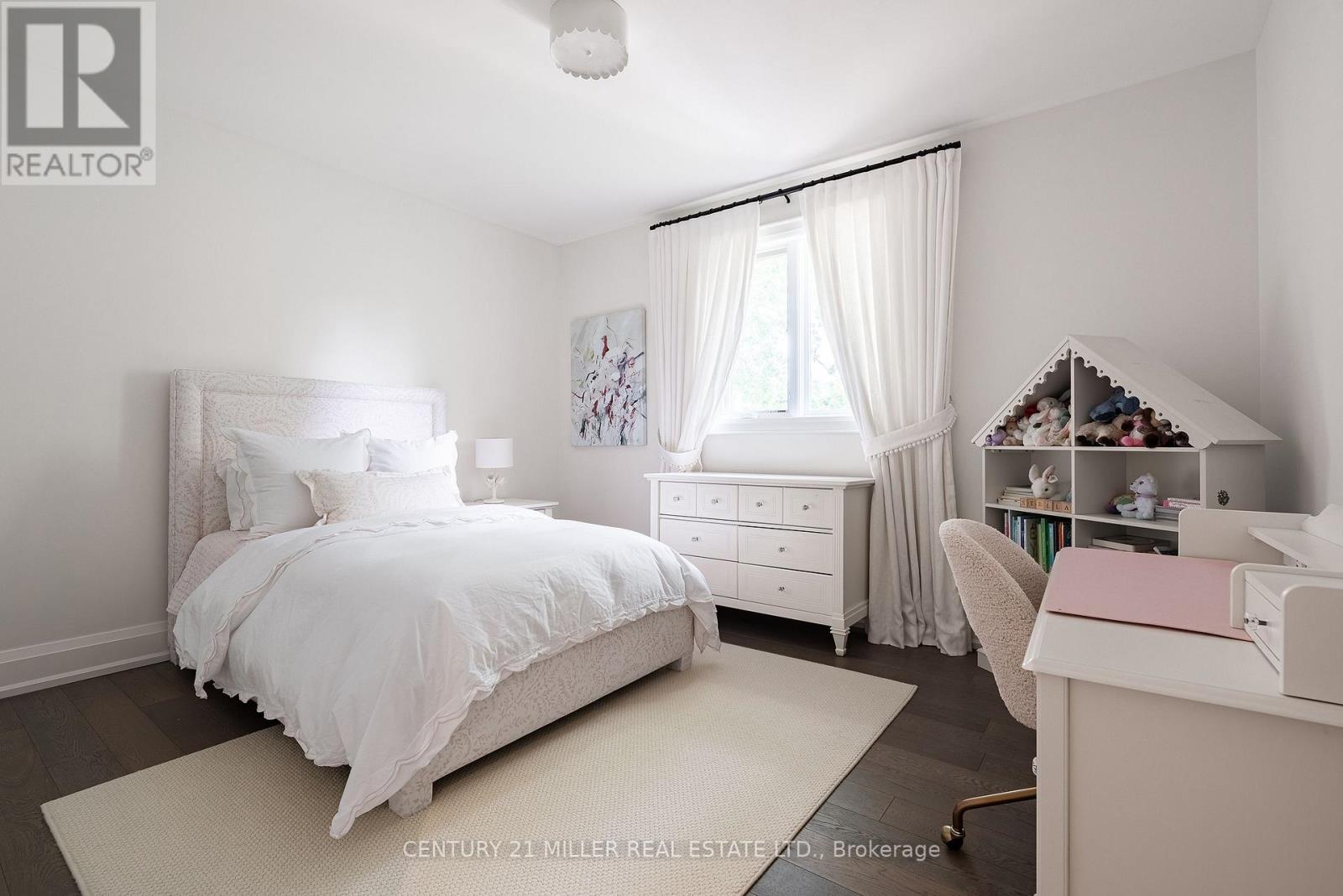 2458 MEADOWOOD CRESCENT - 33