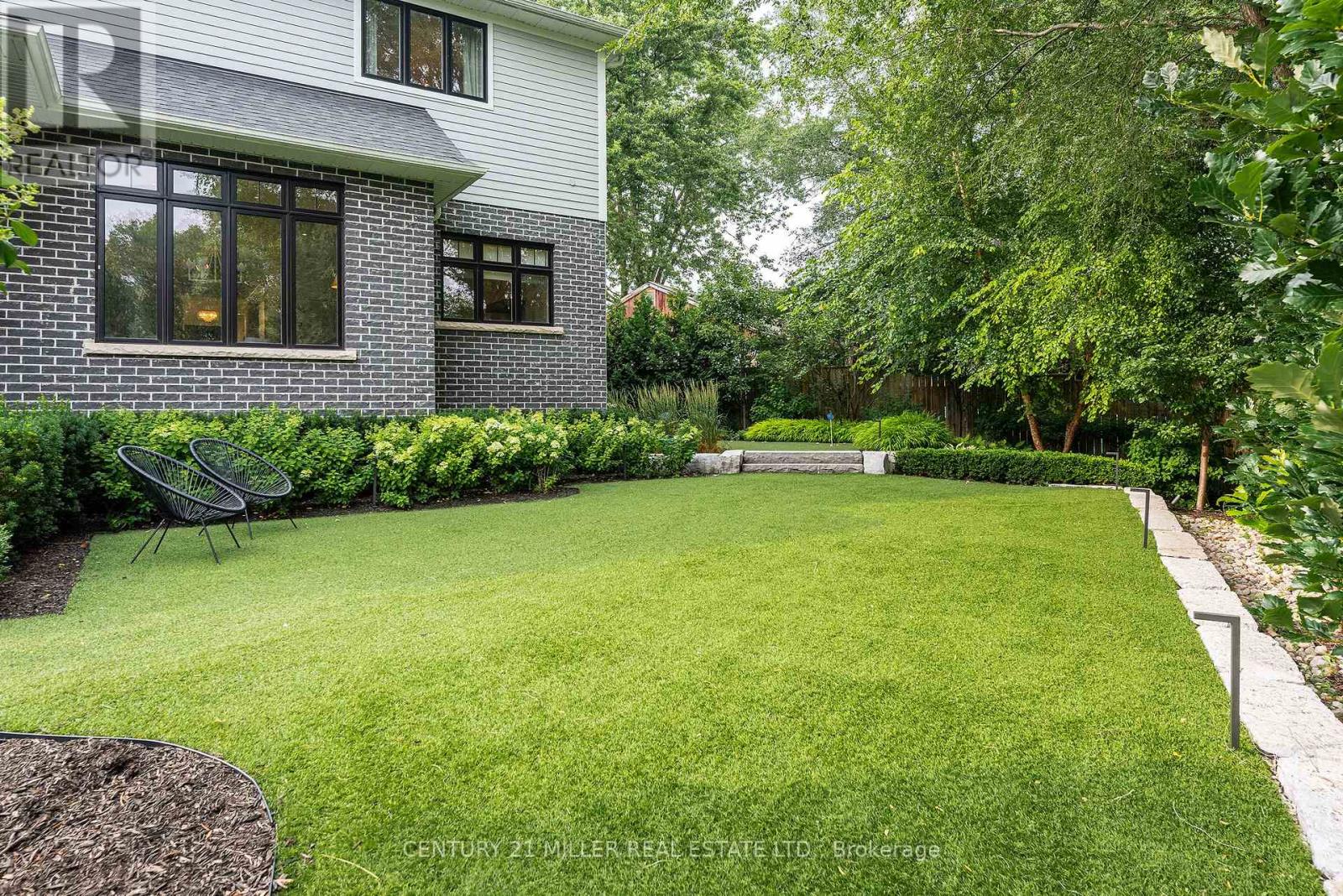 2458 MEADOWOOD CRESCENT - 47