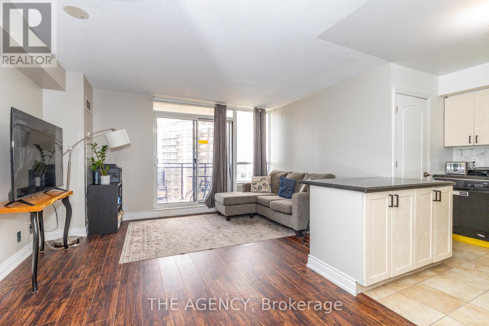#1004 1070 SHEPPARD AVENUE - 12