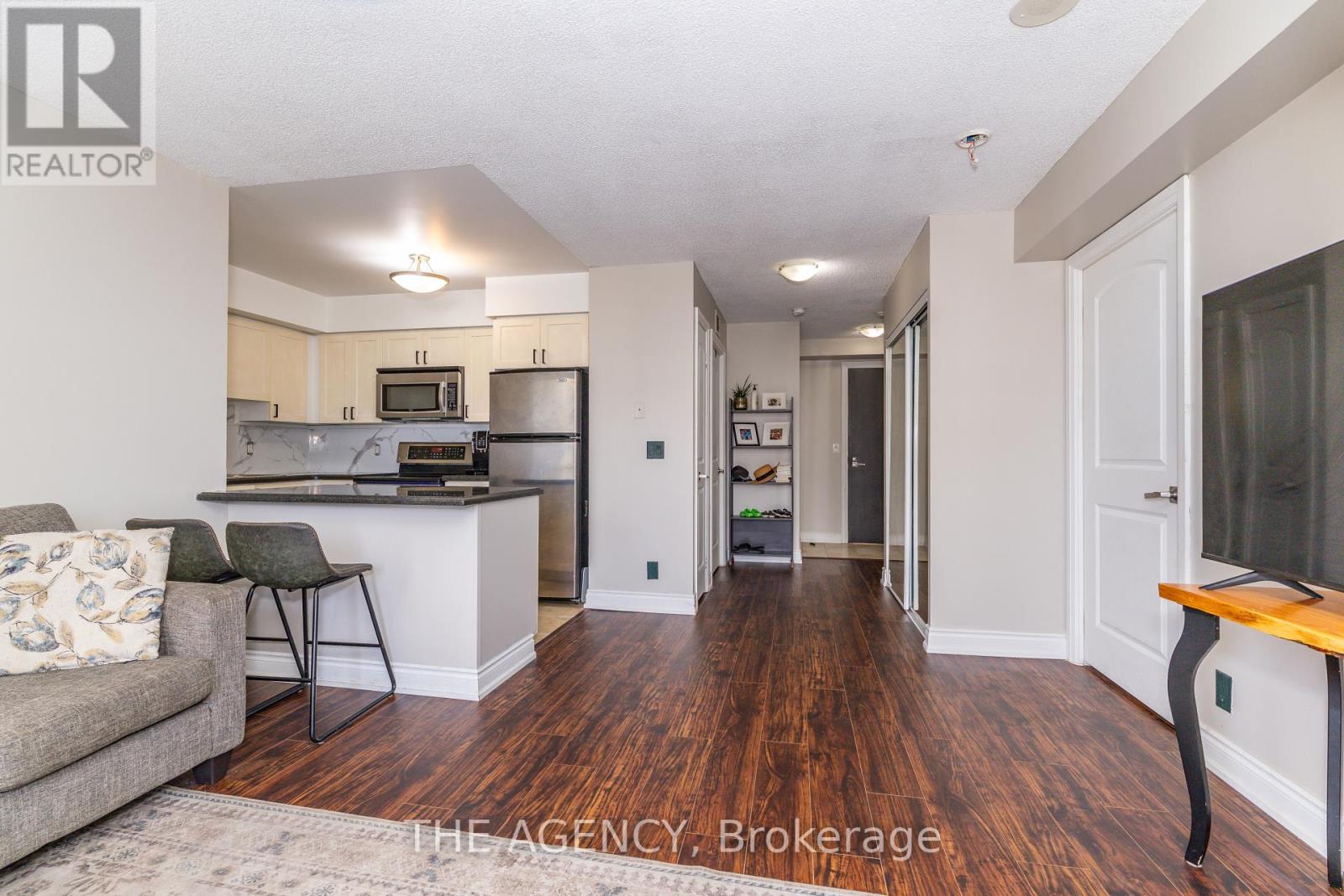 #1004 1070 SHEPPARD AVENUE - 14