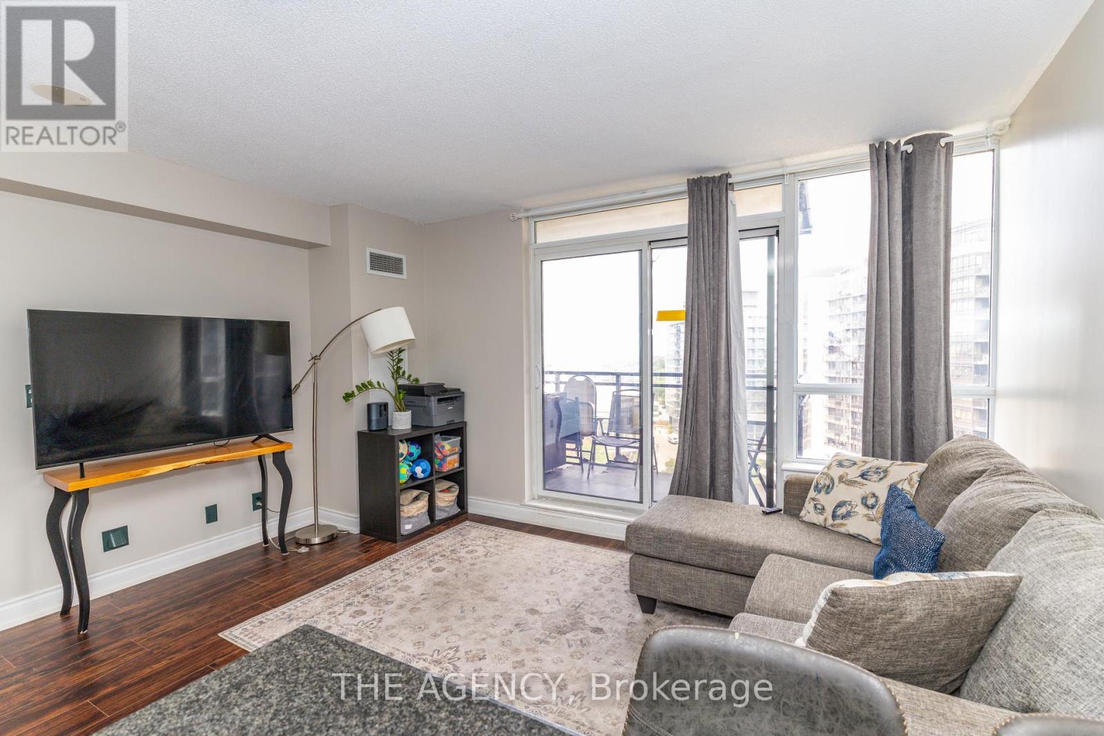 #1004 1070 SHEPPARD AVENUE - 15