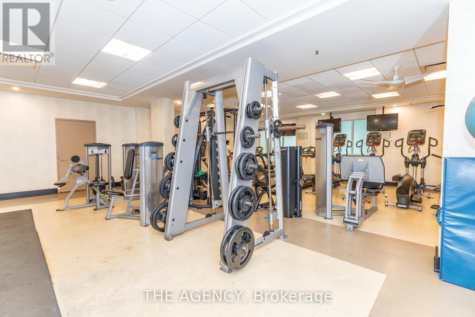 #1004 1070 SHEPPARD AVENUE - 5