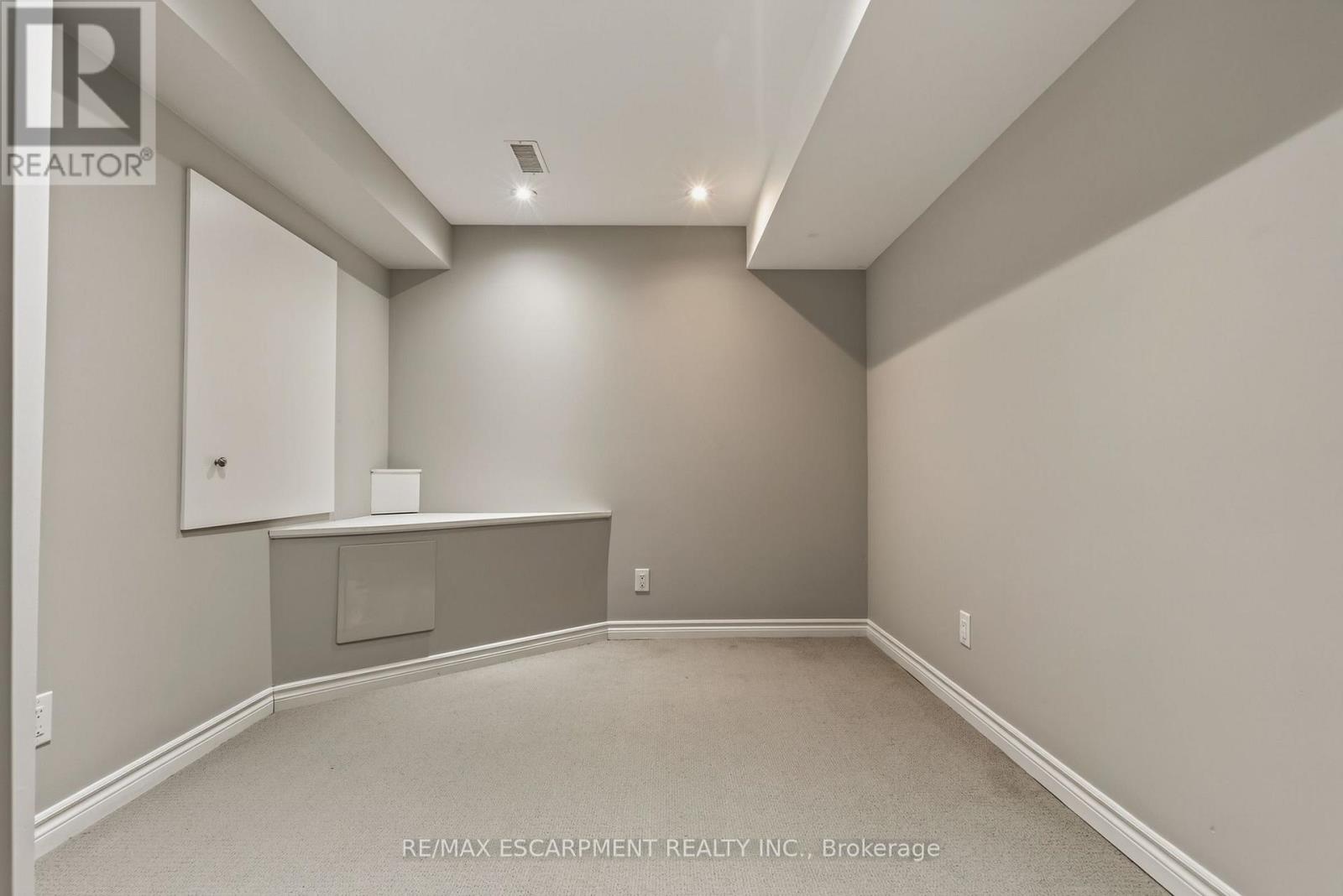 1079 TUPPER DRIVE - Image 28