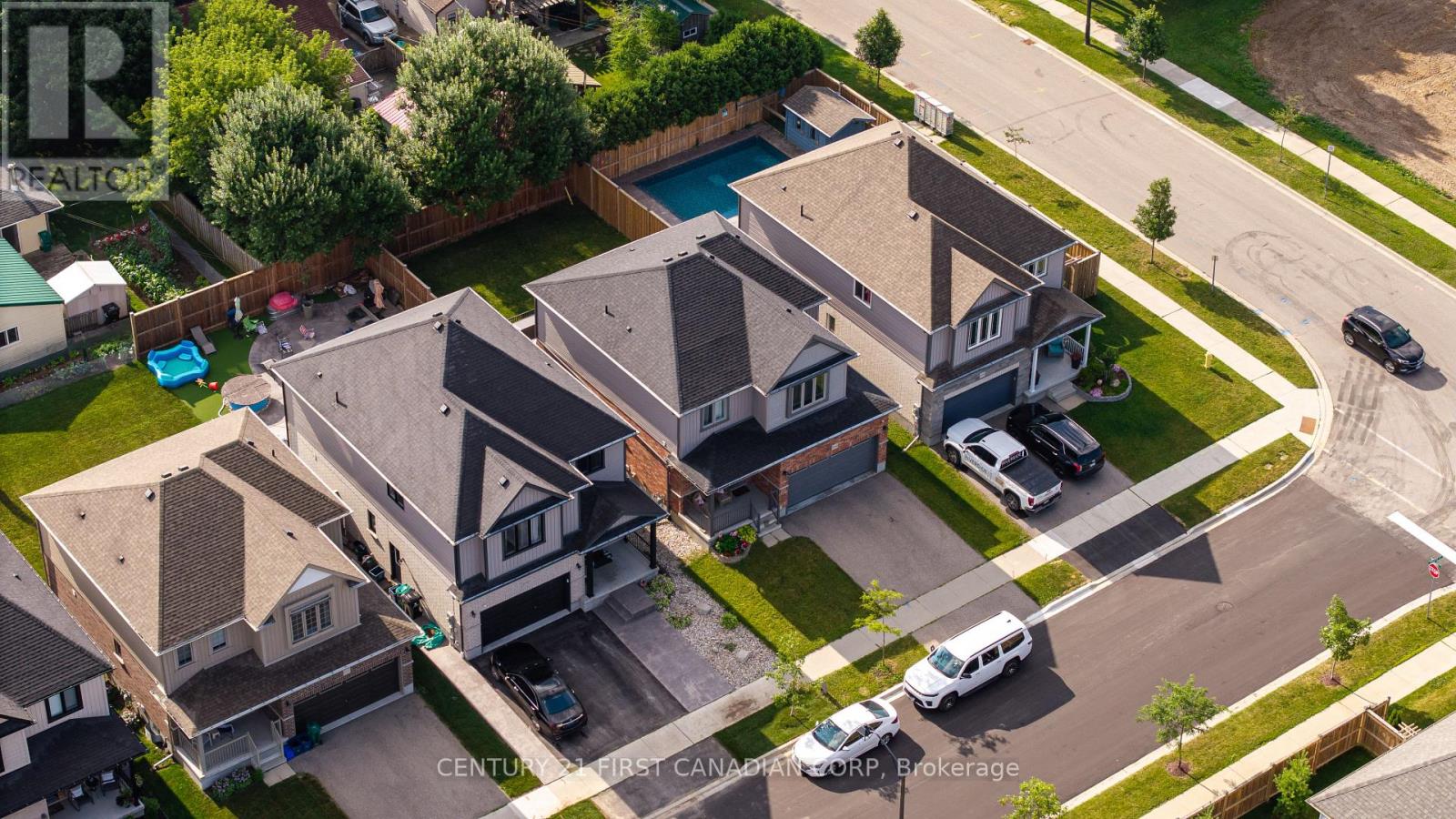 204 SNYDER AVENUE N - Image 34