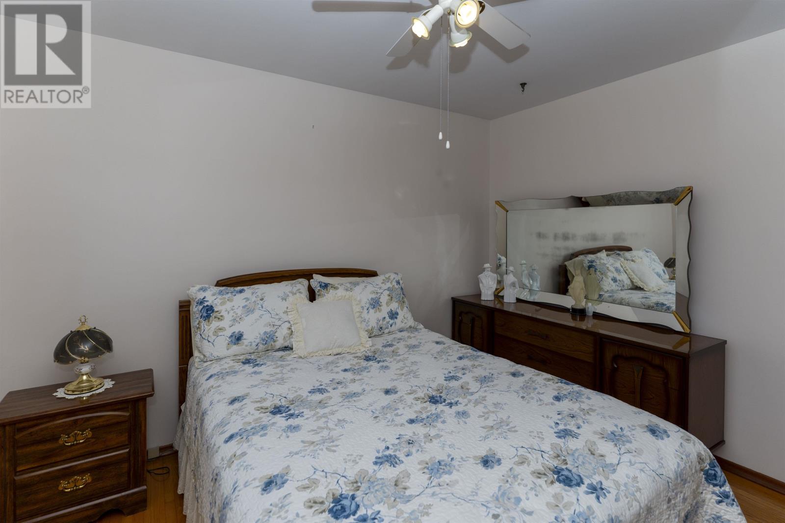 402 Victoria Ave W - 18