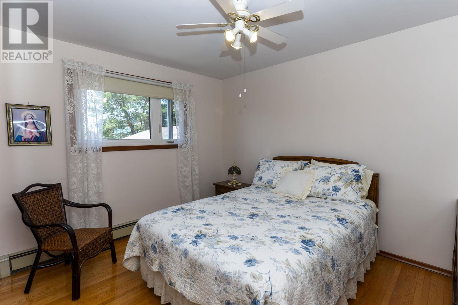 402 Victoria Ave W - 16