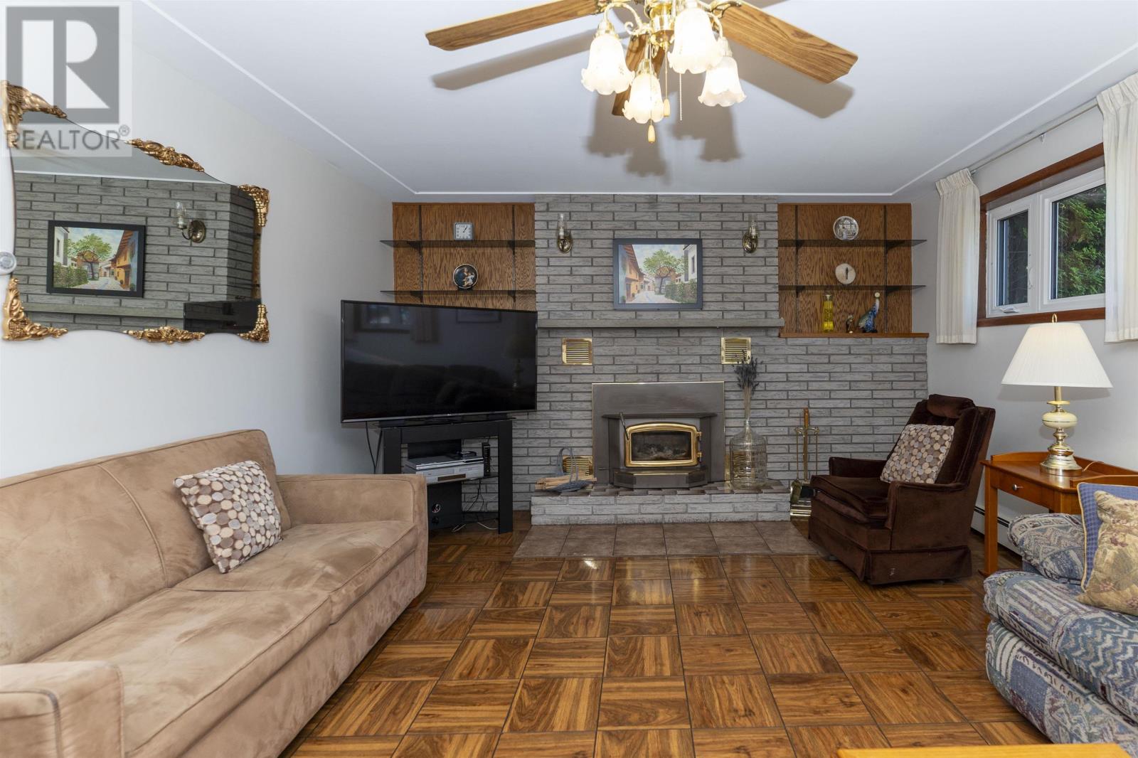 402 Victoria Ave W - 25