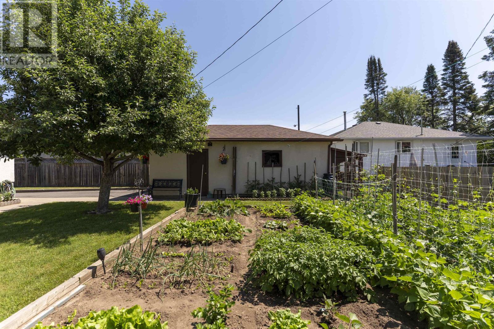 402 Victoria Ave W - 39