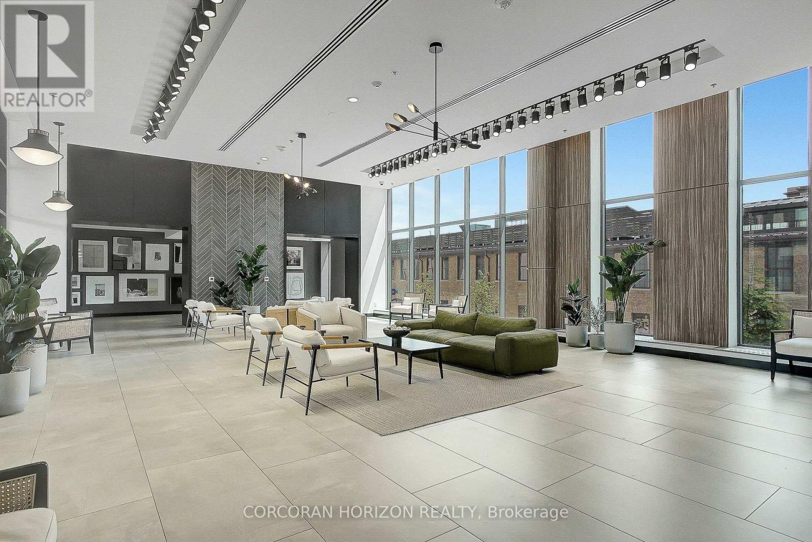 #903 50 GRAND AVENUE S - 22