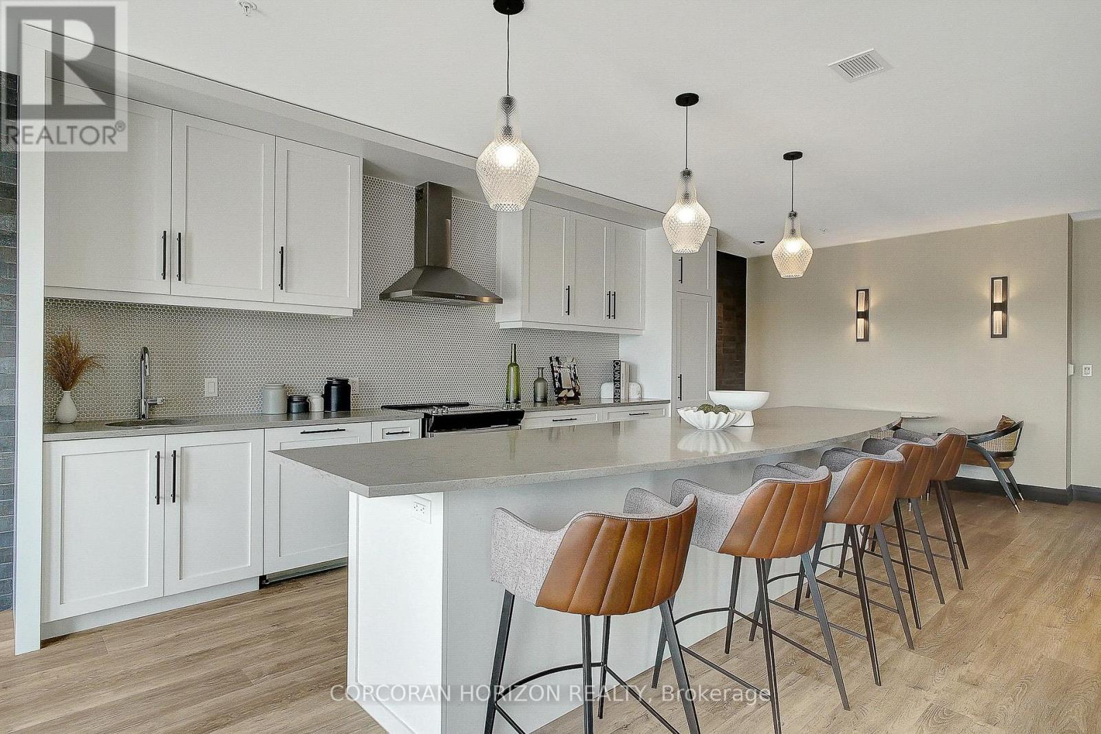 #903 50 GRAND AVENUE S - 28