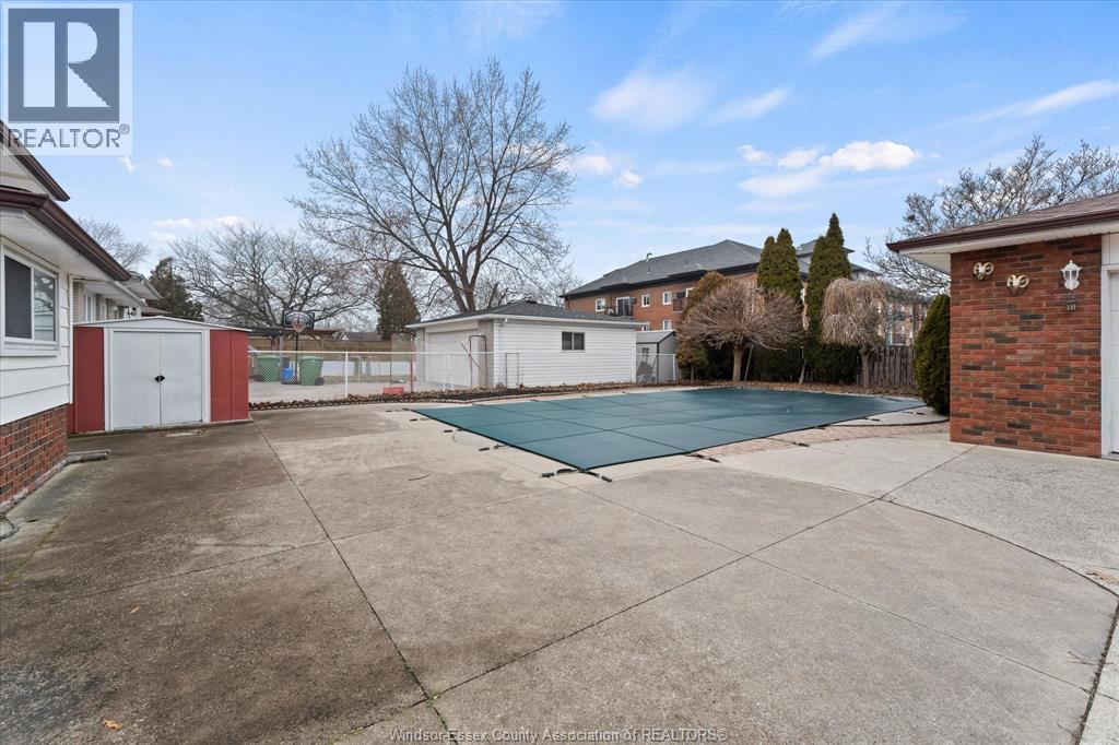1116 SUMACH CRESCENT