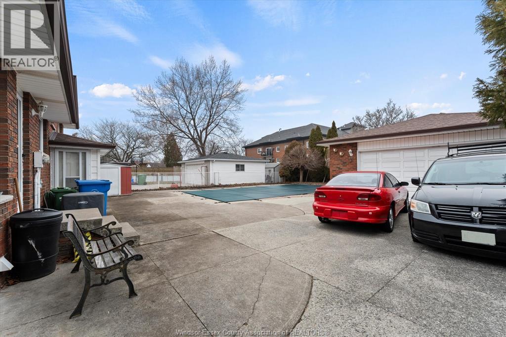 1116 SUMACH CRESCENT