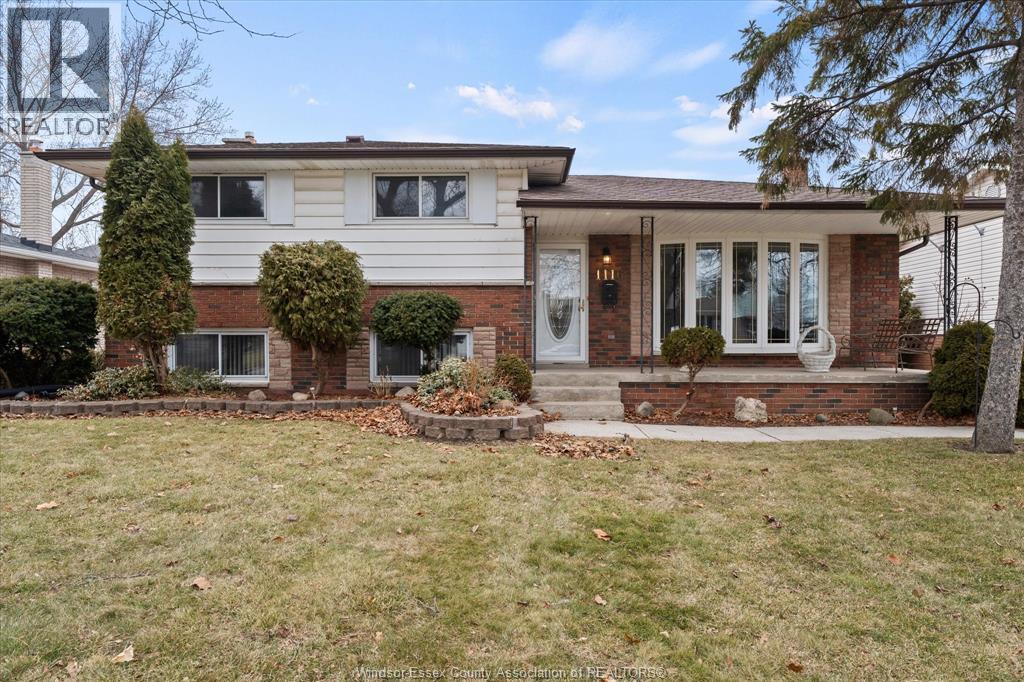 1116 SUMACH CRESCENT