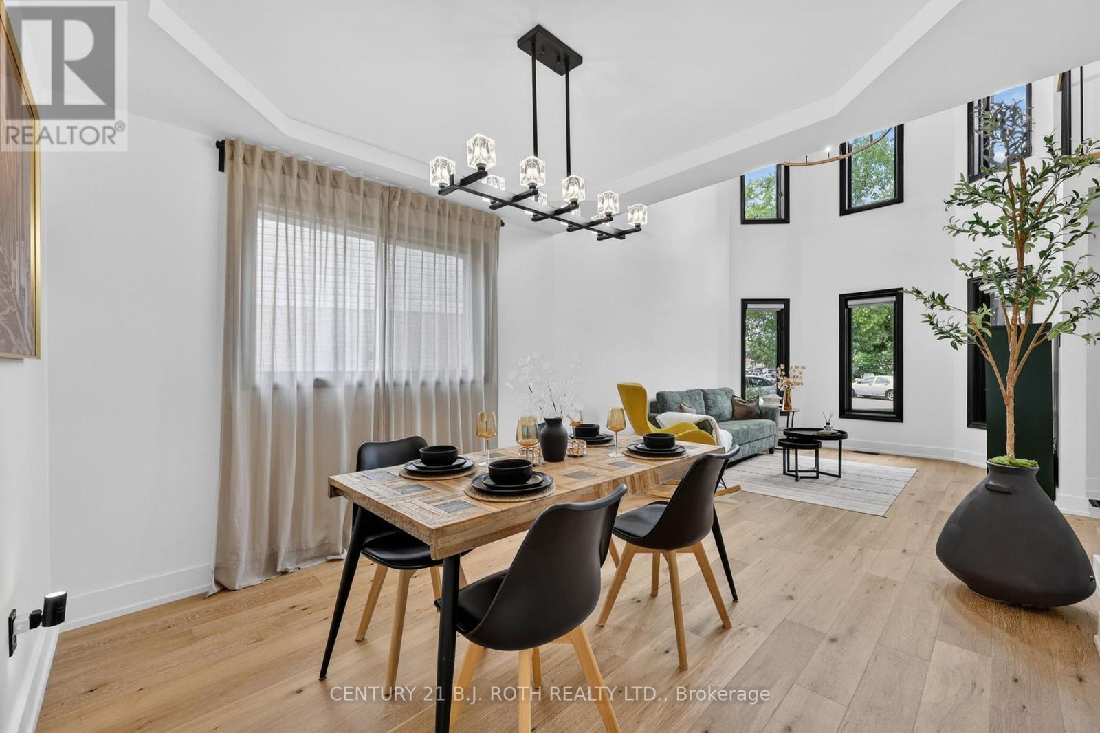 1077 CORRIE STREET - 11