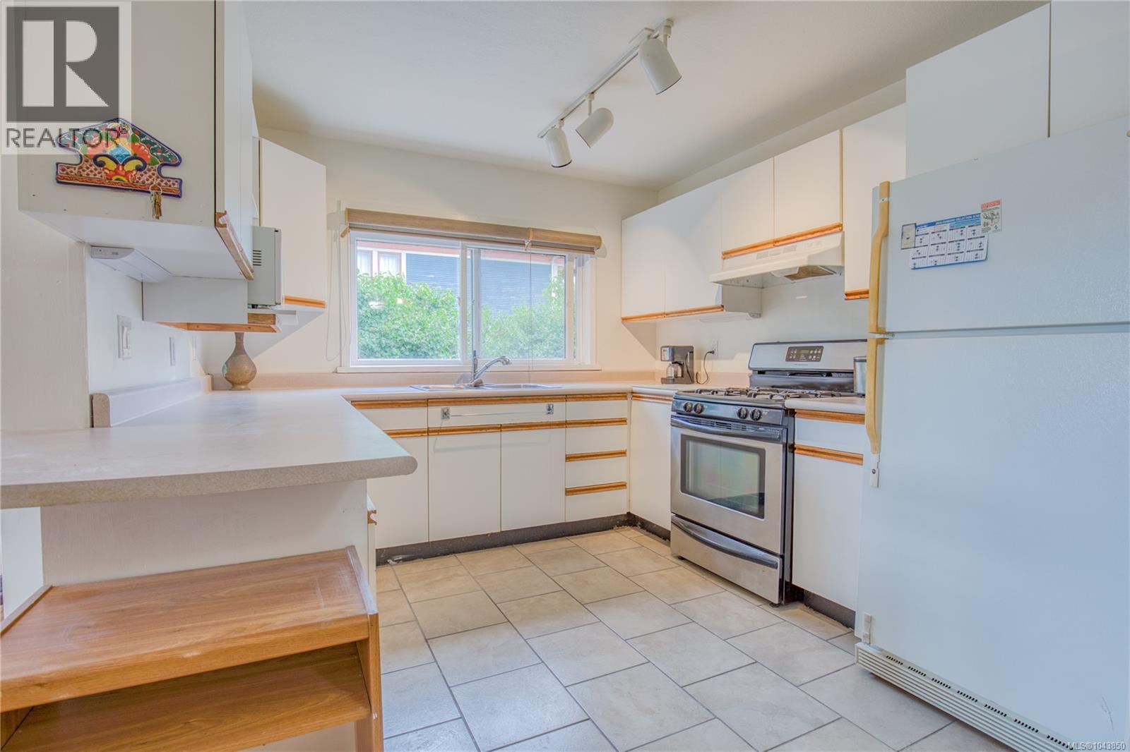 415 Machleary St - 14