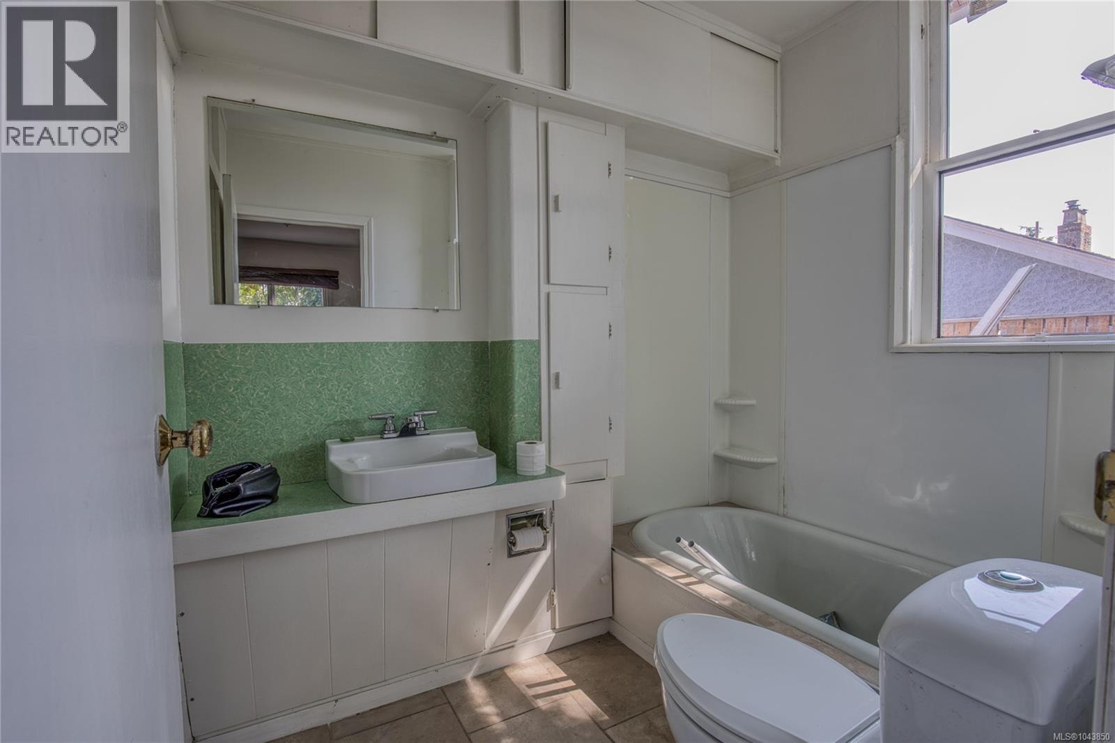 415 Machleary St - 16