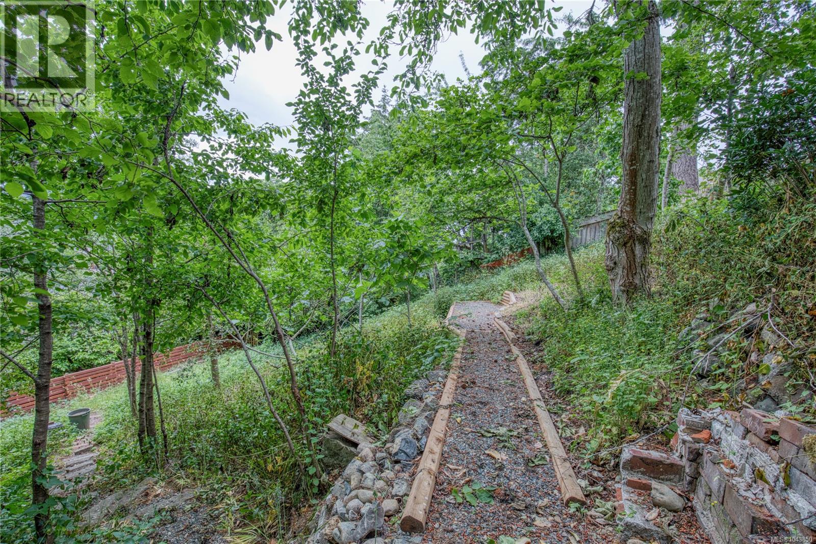 415 Machleary St - 37