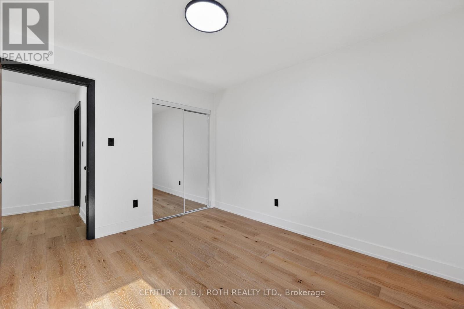 1077 CORRIE STREET - 28