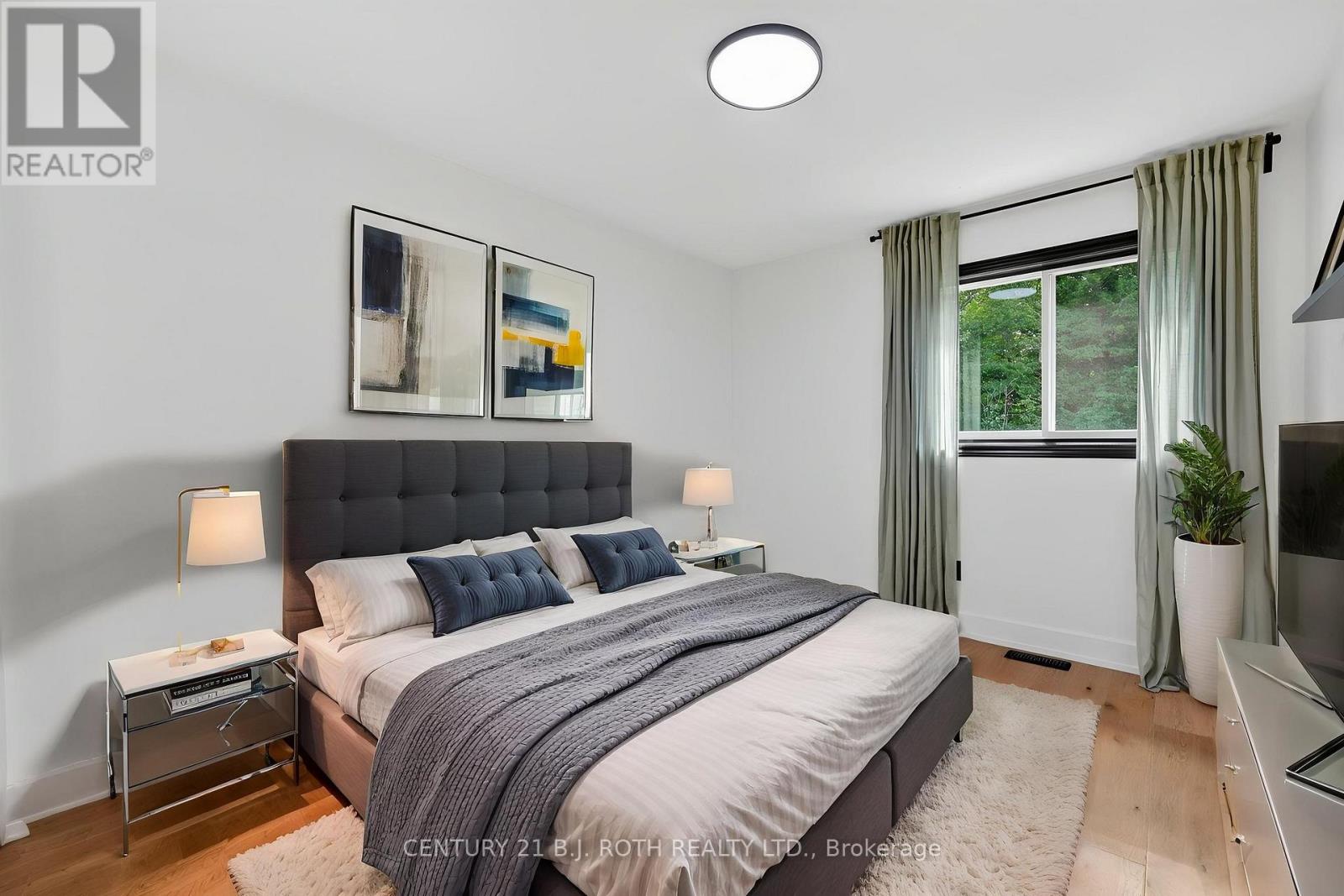 1077 CORRIE STREET - 26