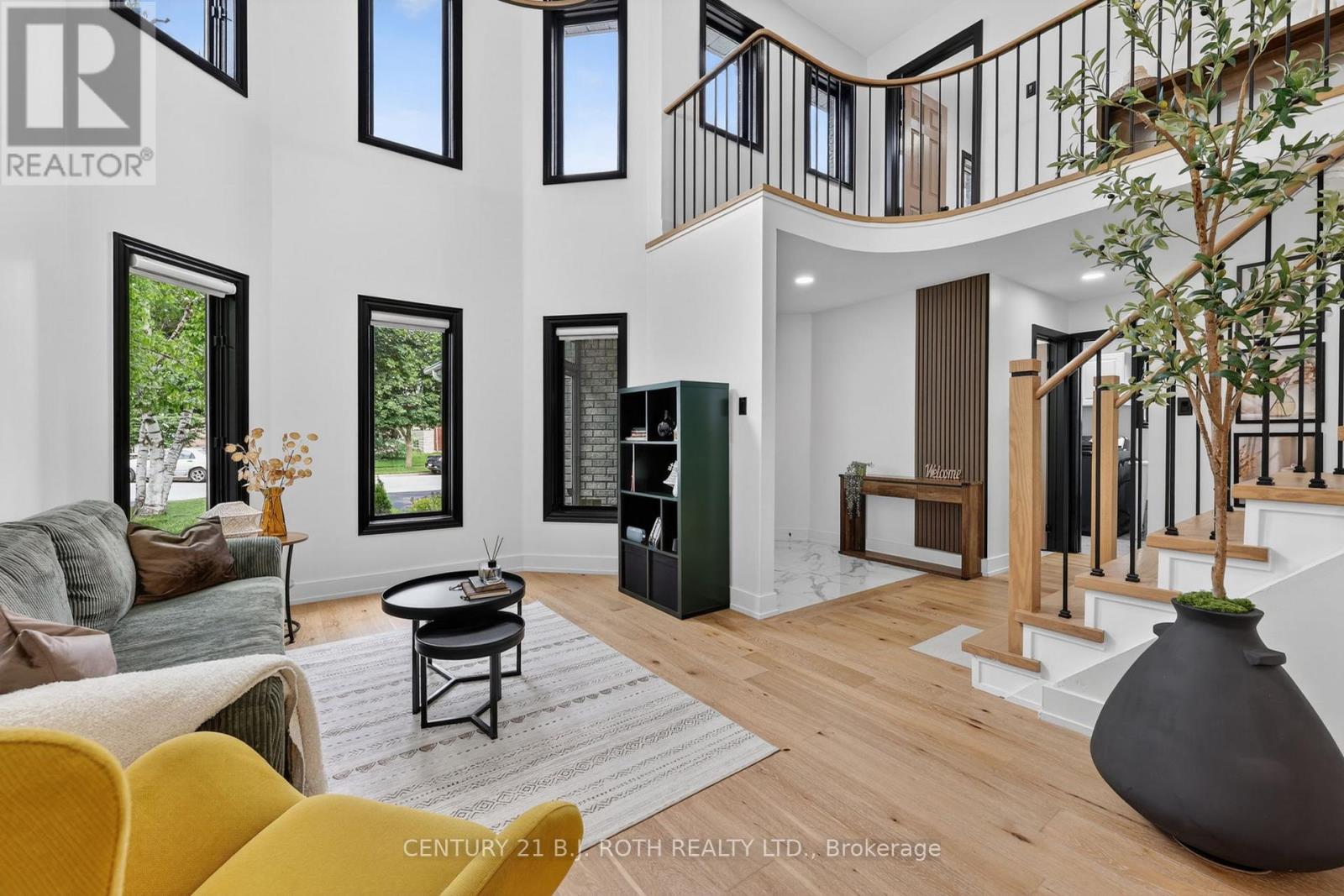 1077 CORRIE STREET - 3