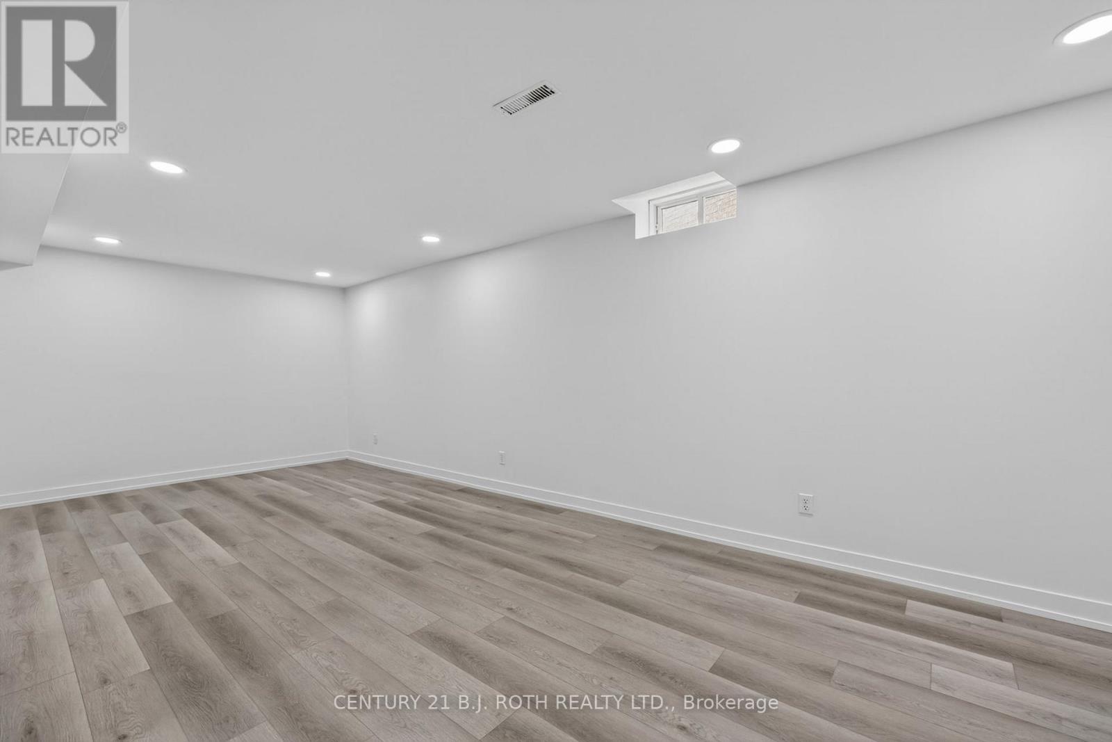 1077 CORRIE STREET - 33