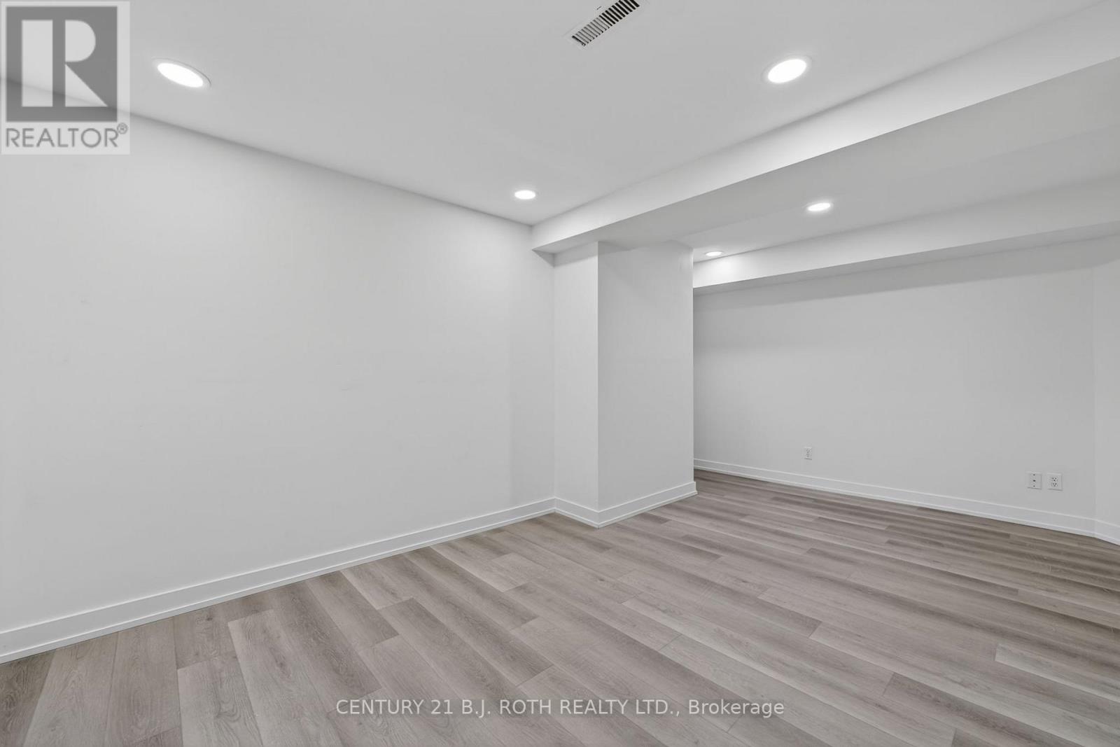 1077 CORRIE STREET - 40