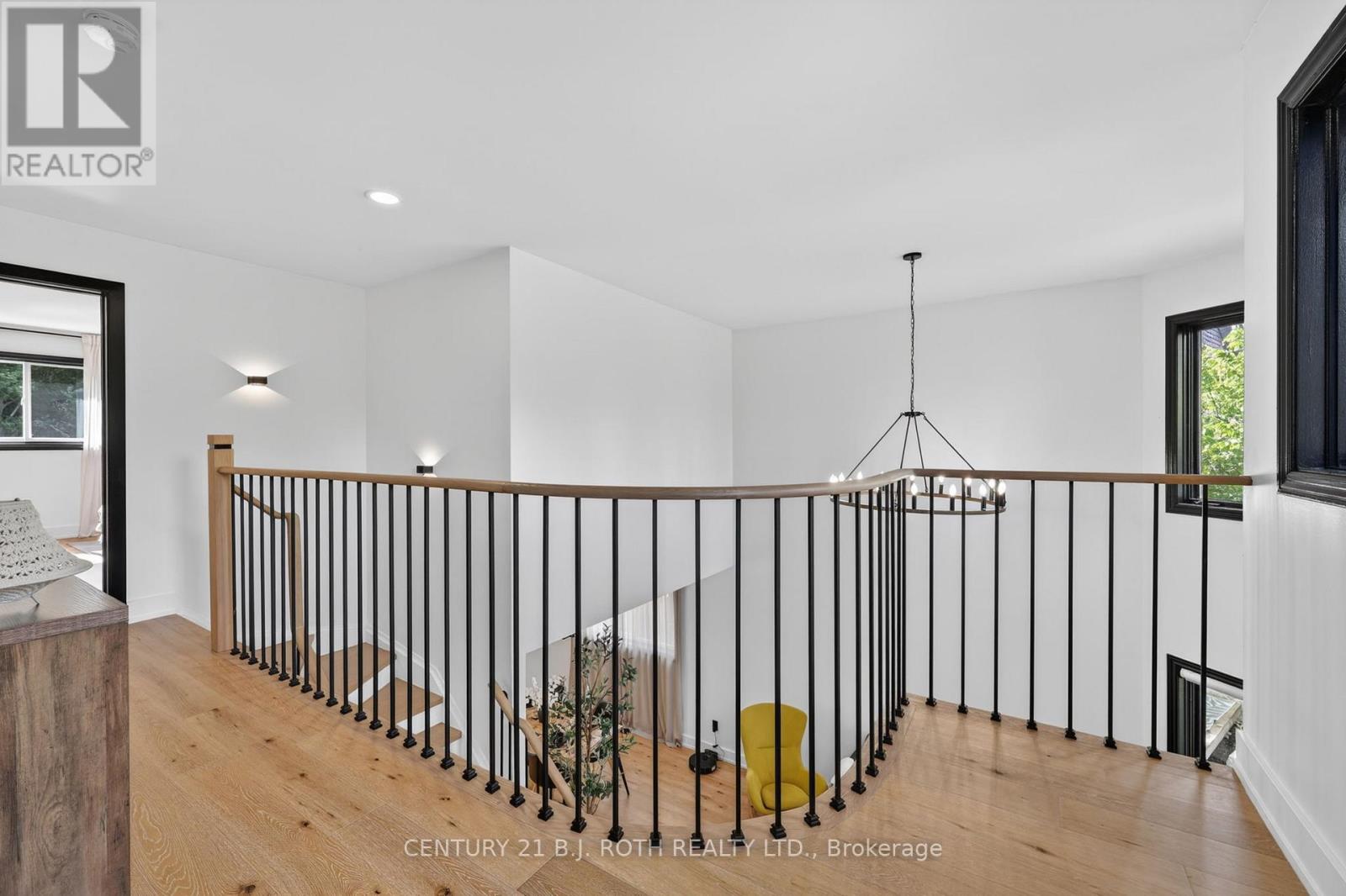 1077 CORRIE STREET - 21