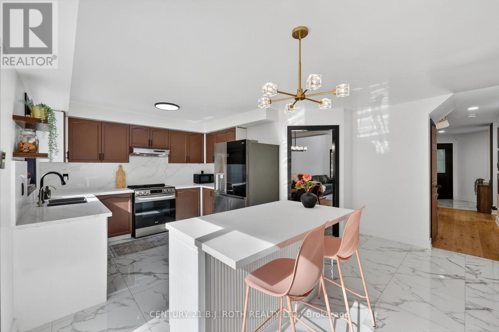 1077 CORRIE STREET - 13