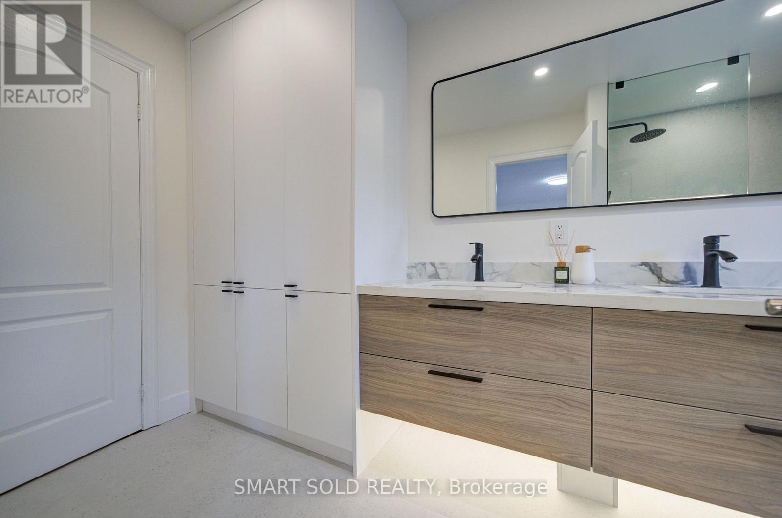 93 WATTS MEADOW - Image 45