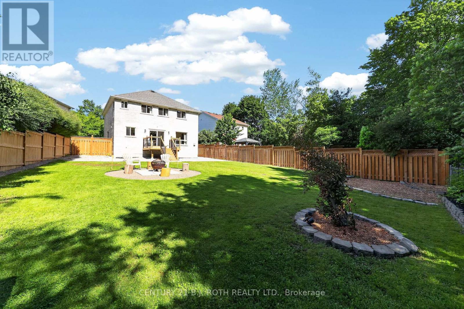 1077 CORRIE STREET - 7