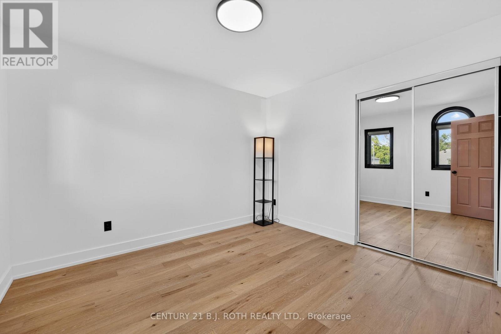 1077 CORRIE STREET - 31