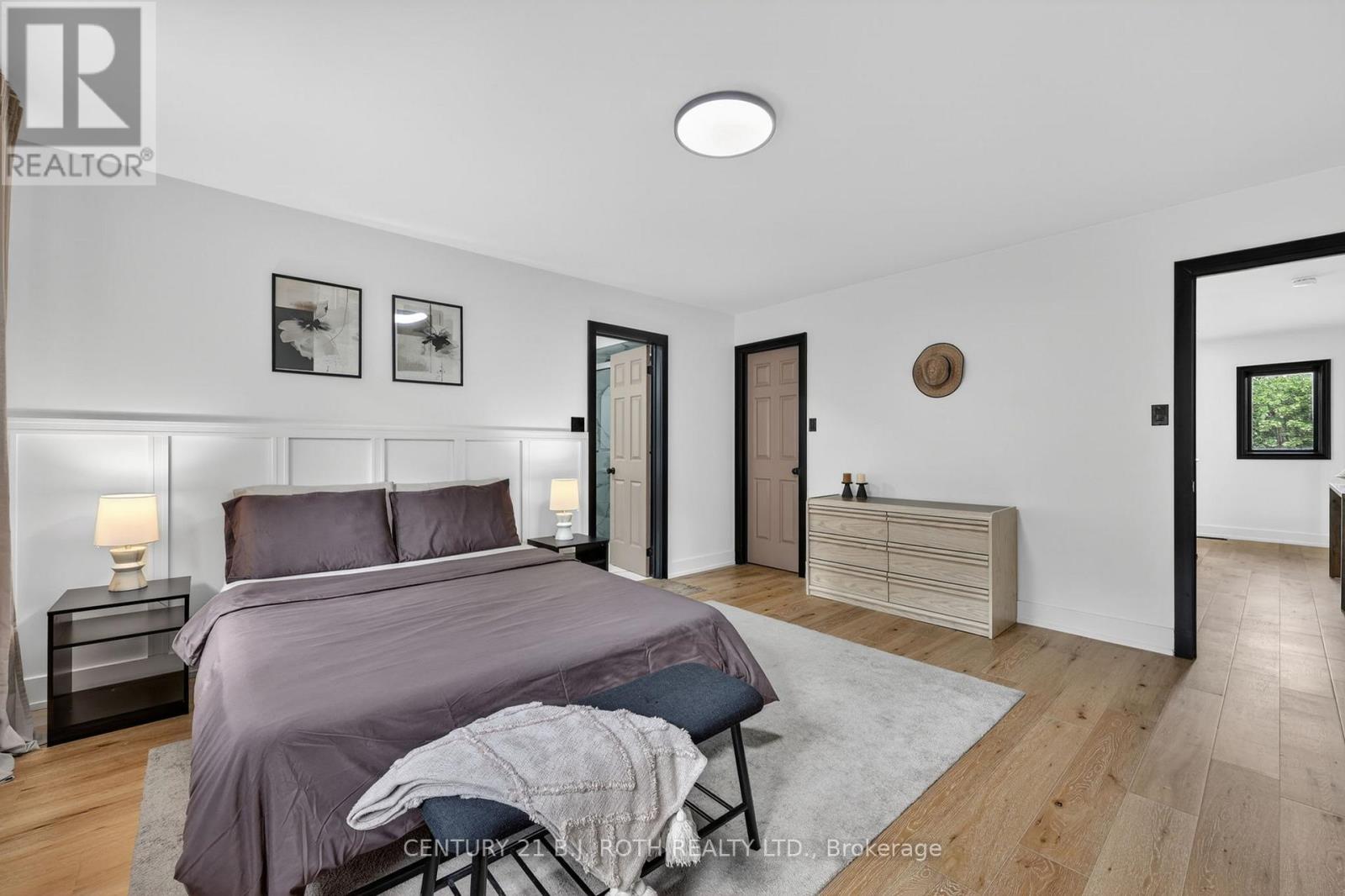 1077 CORRIE STREET - 23