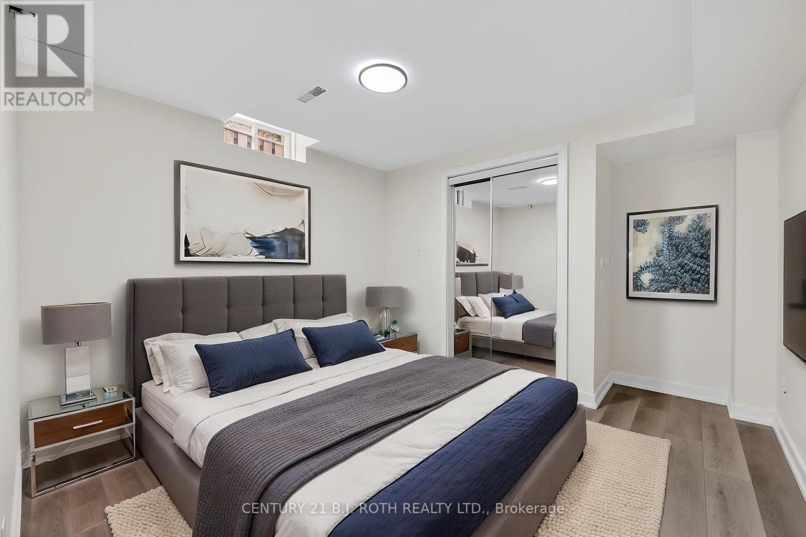 1077 CORRIE STREET - 36