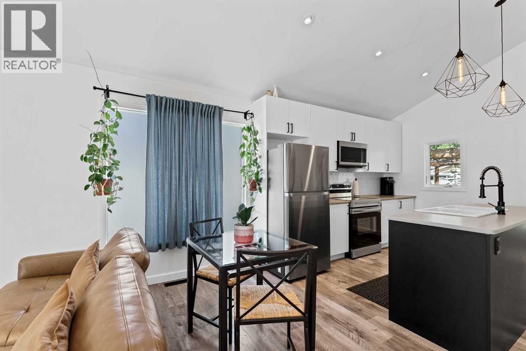 166A 3 Street NE - 12