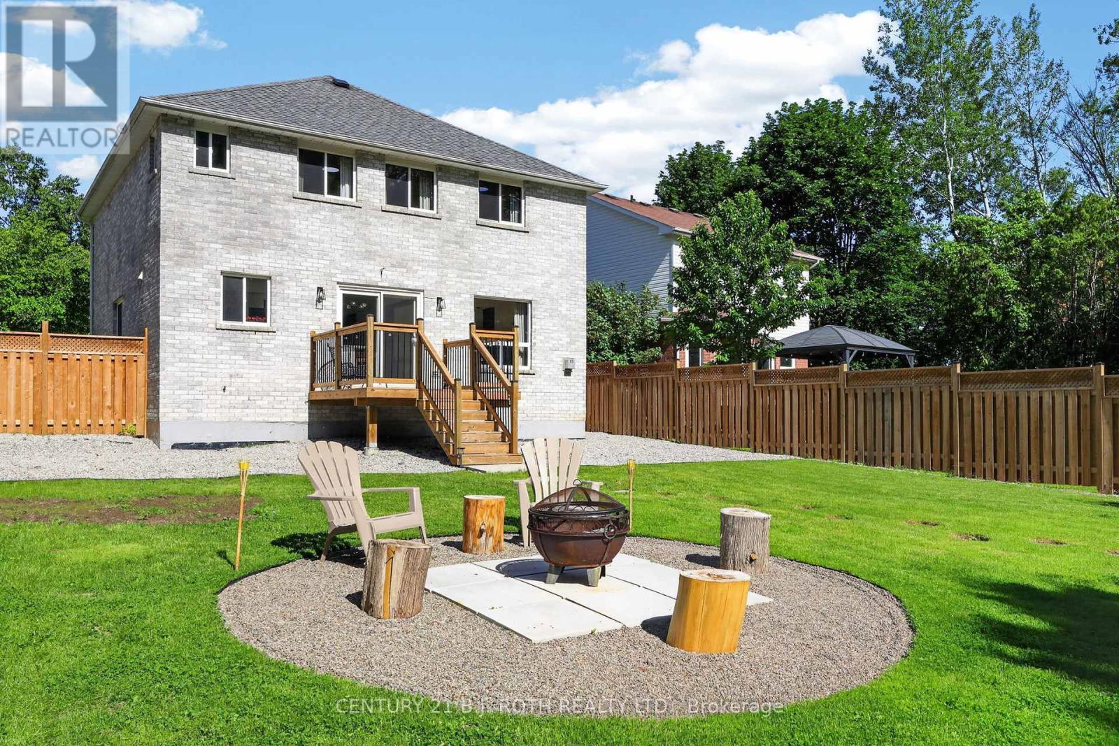 1077 CORRIE STREET - 8