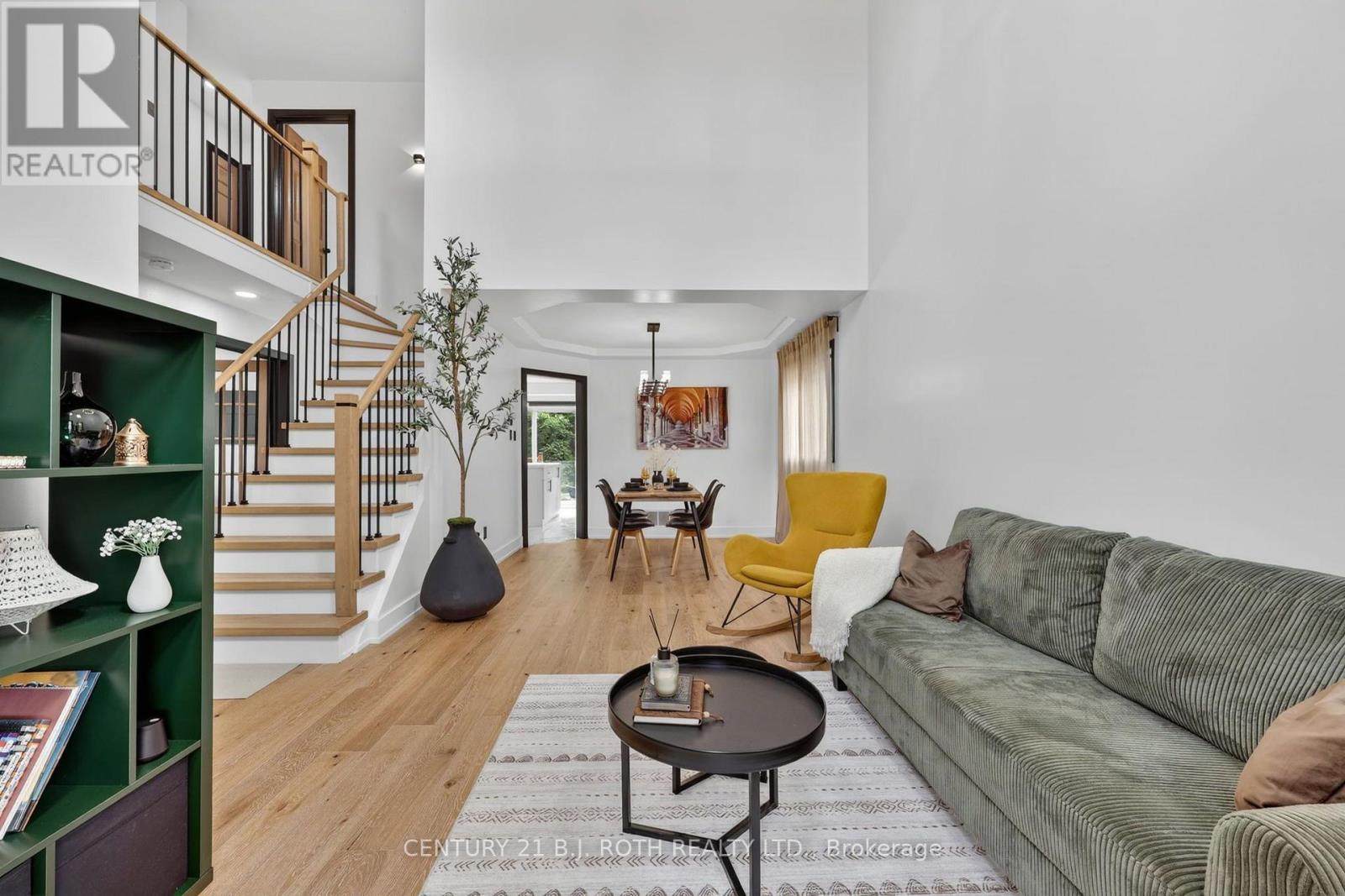 1077 CORRIE STREET - 9