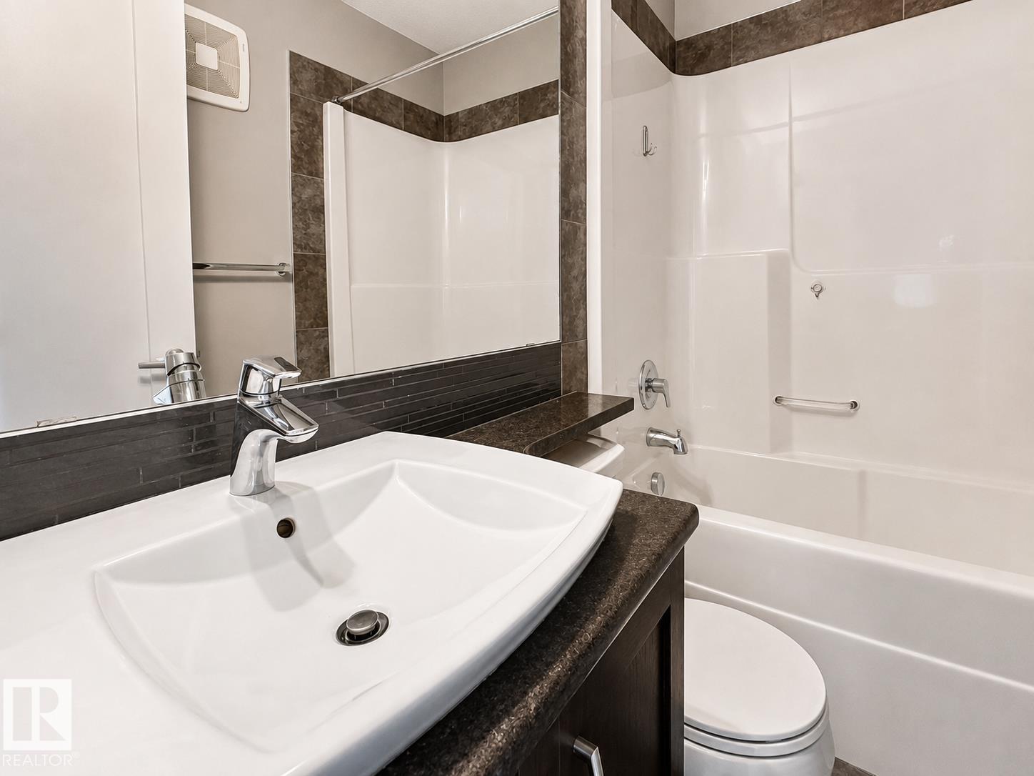 20312 42 AV NW - 13