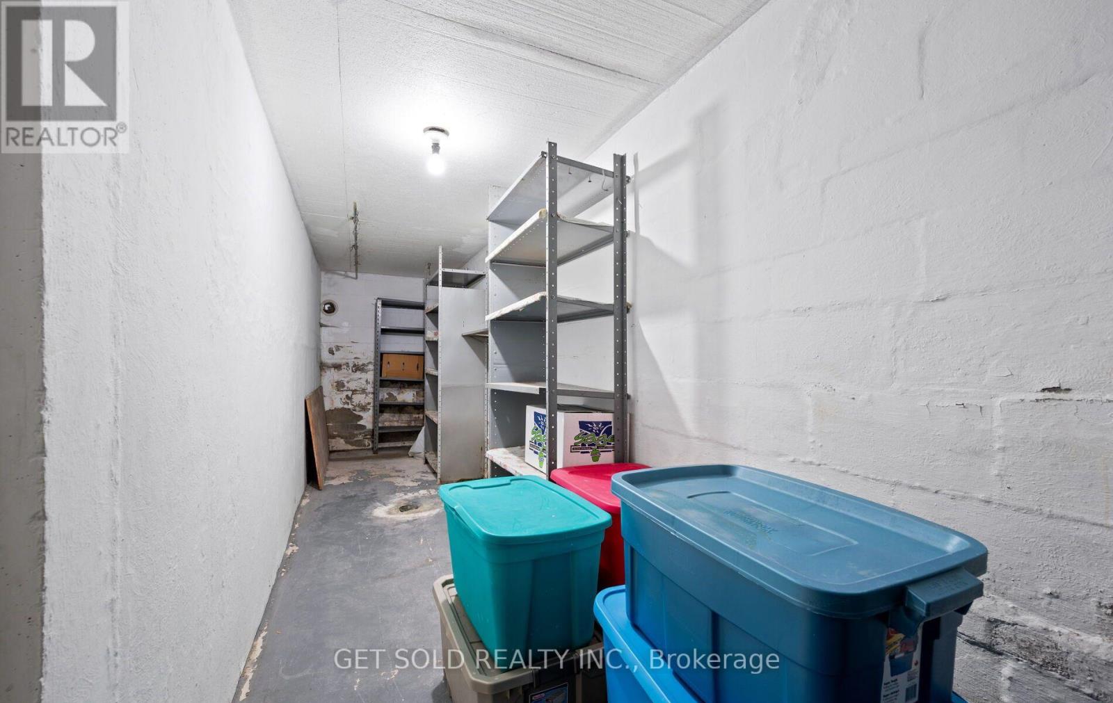 44 MANCROFT CRESCENT - 32