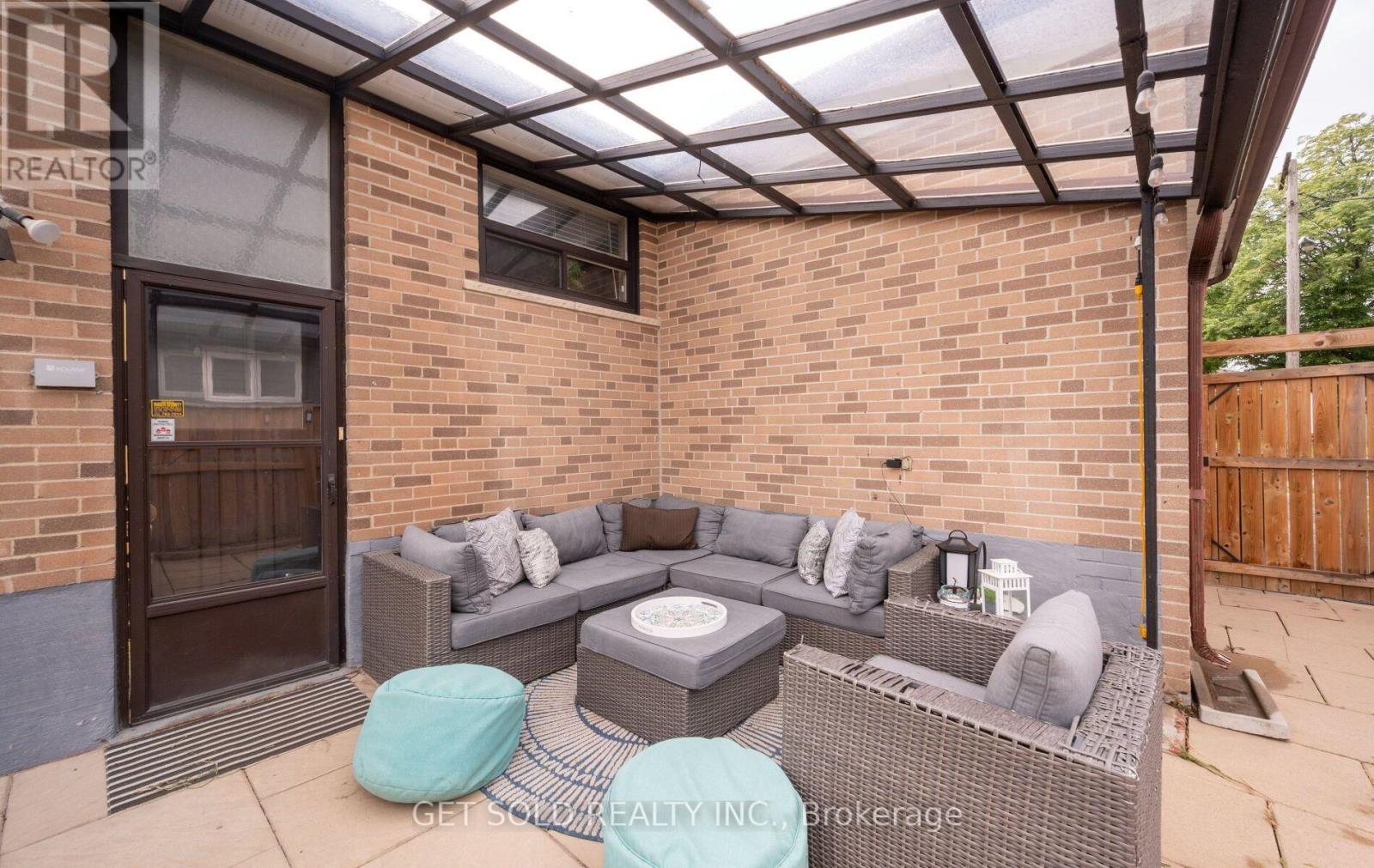 44 MANCROFT CRESCENT - 34