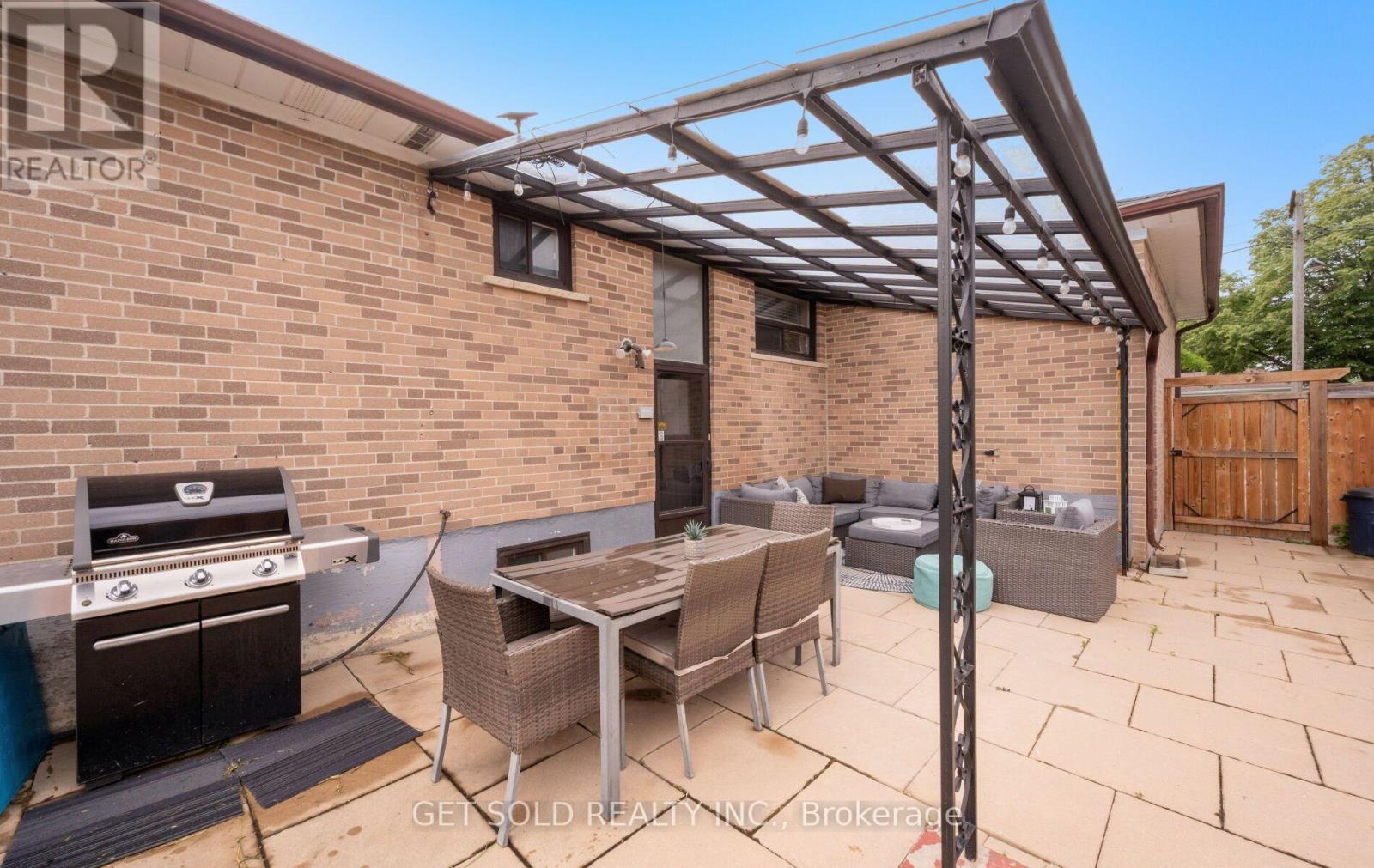 44 MANCROFT CRESCENT - 35
