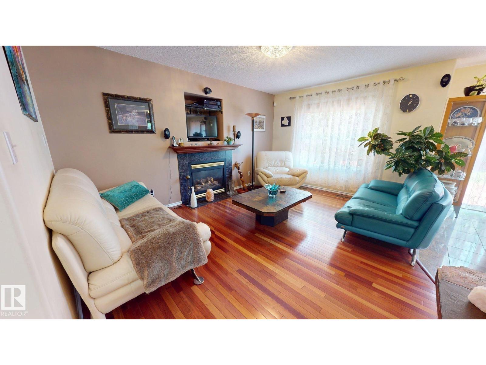 4 OAKLAND WY - 3