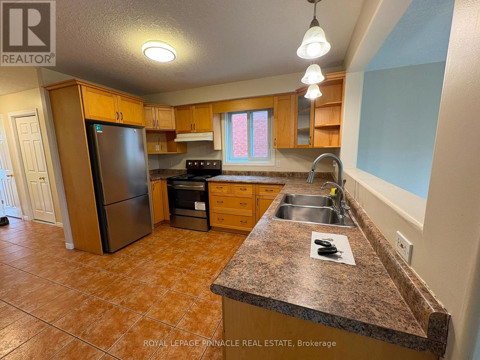 60 EVERGLADE CRESCENT — photo 3