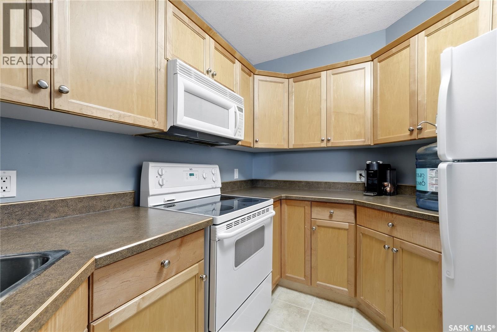 #1102 1914 Hamilton STREET - 12