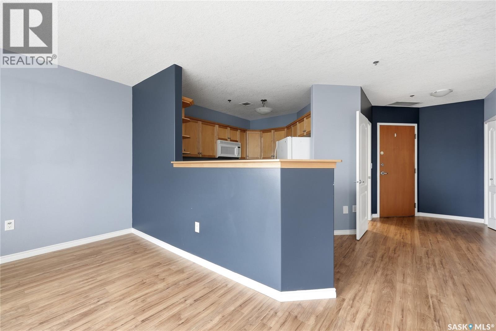 #1102 1914 Hamilton STREET - 8