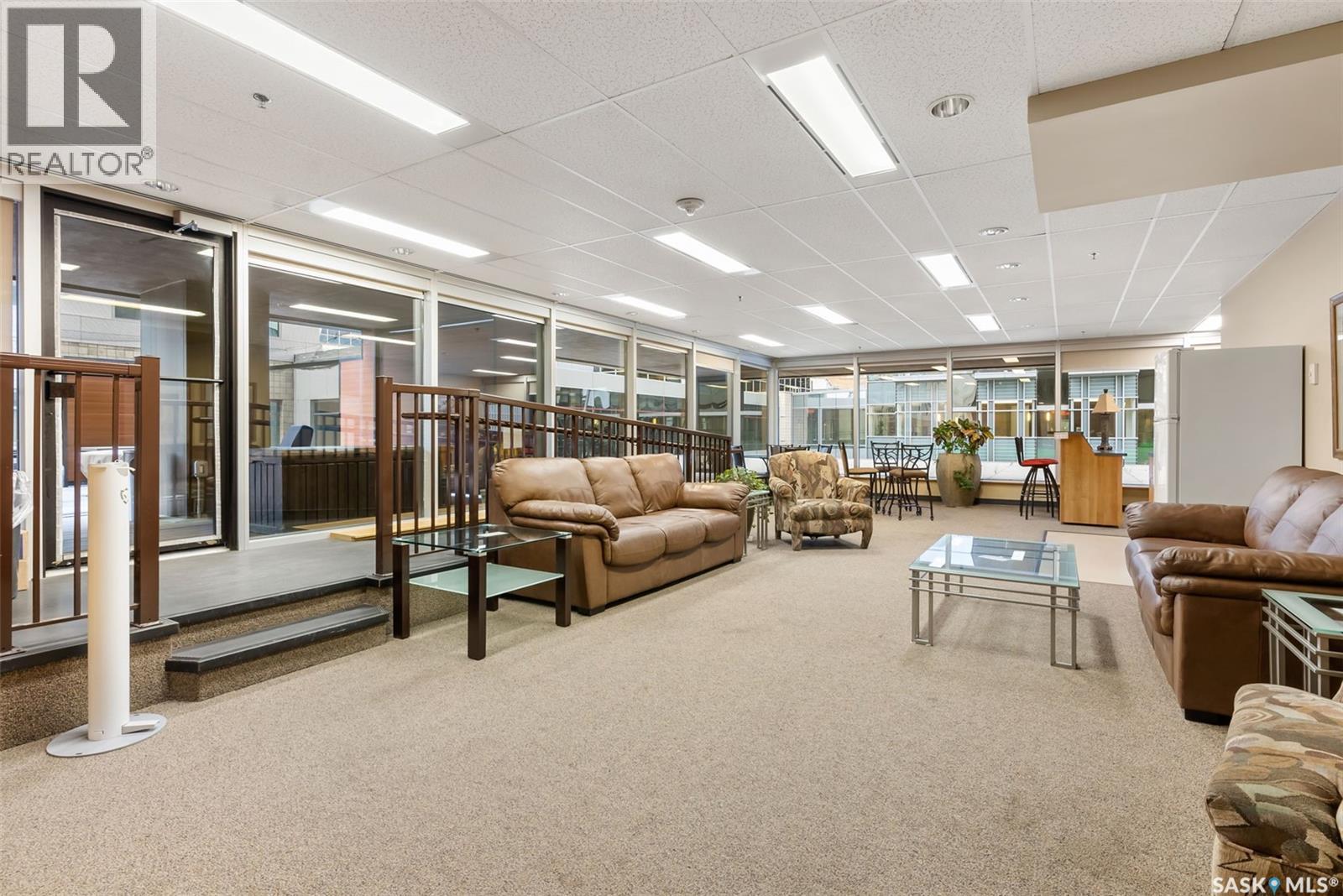 #1102 1914 Hamilton STREET - 24