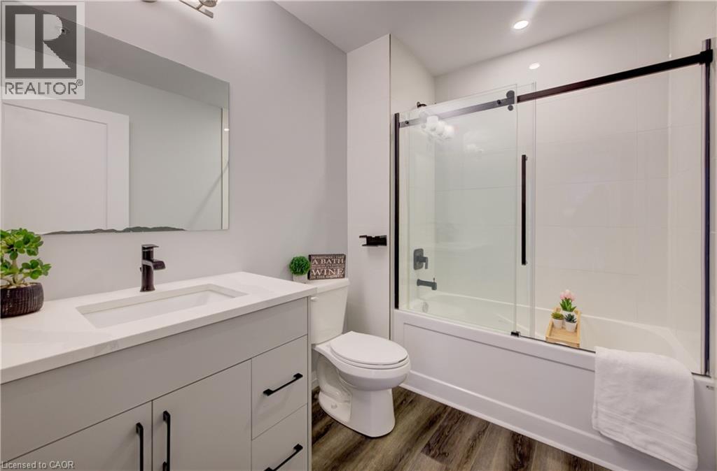 #201 60 CHARLES Street W - 19
