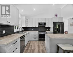 9904 Lake Road, Lambton Shores, ON N0N1J1 Photo 18