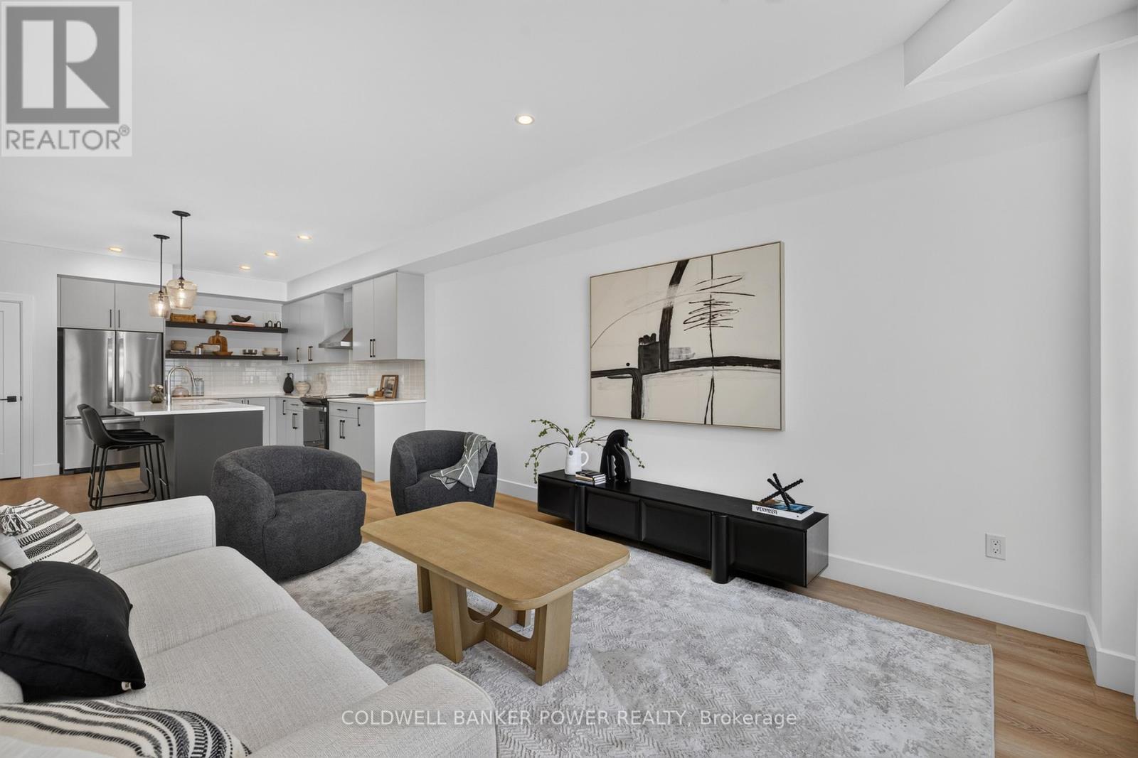 #31 3363 DAVID MILNE WAY - 14